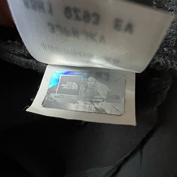 North Face shell jacket - Picture 7 of 9